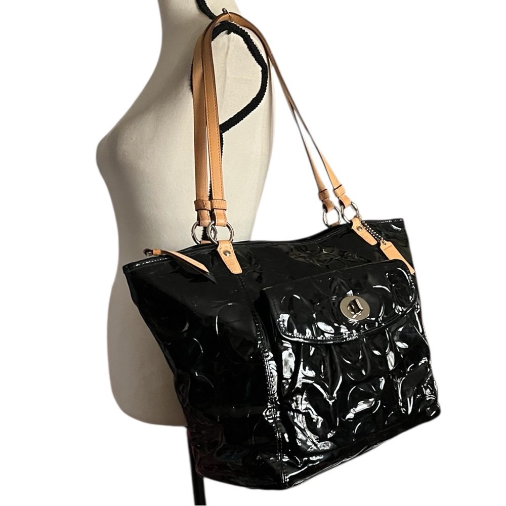 ***SOLD***Coach Patent Leather Signature Embossed Tote Handbag - Picture 5 of 10